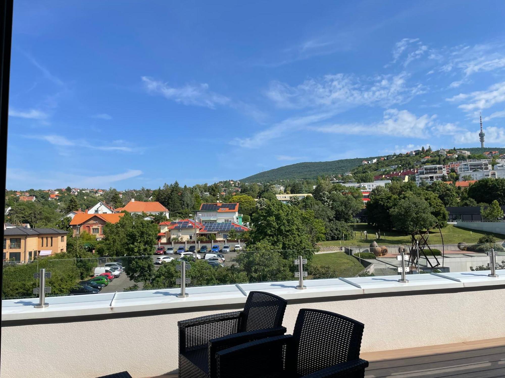 Exkluziv Panoramas Lakas Pecs Lägenhet Exteriör bild
