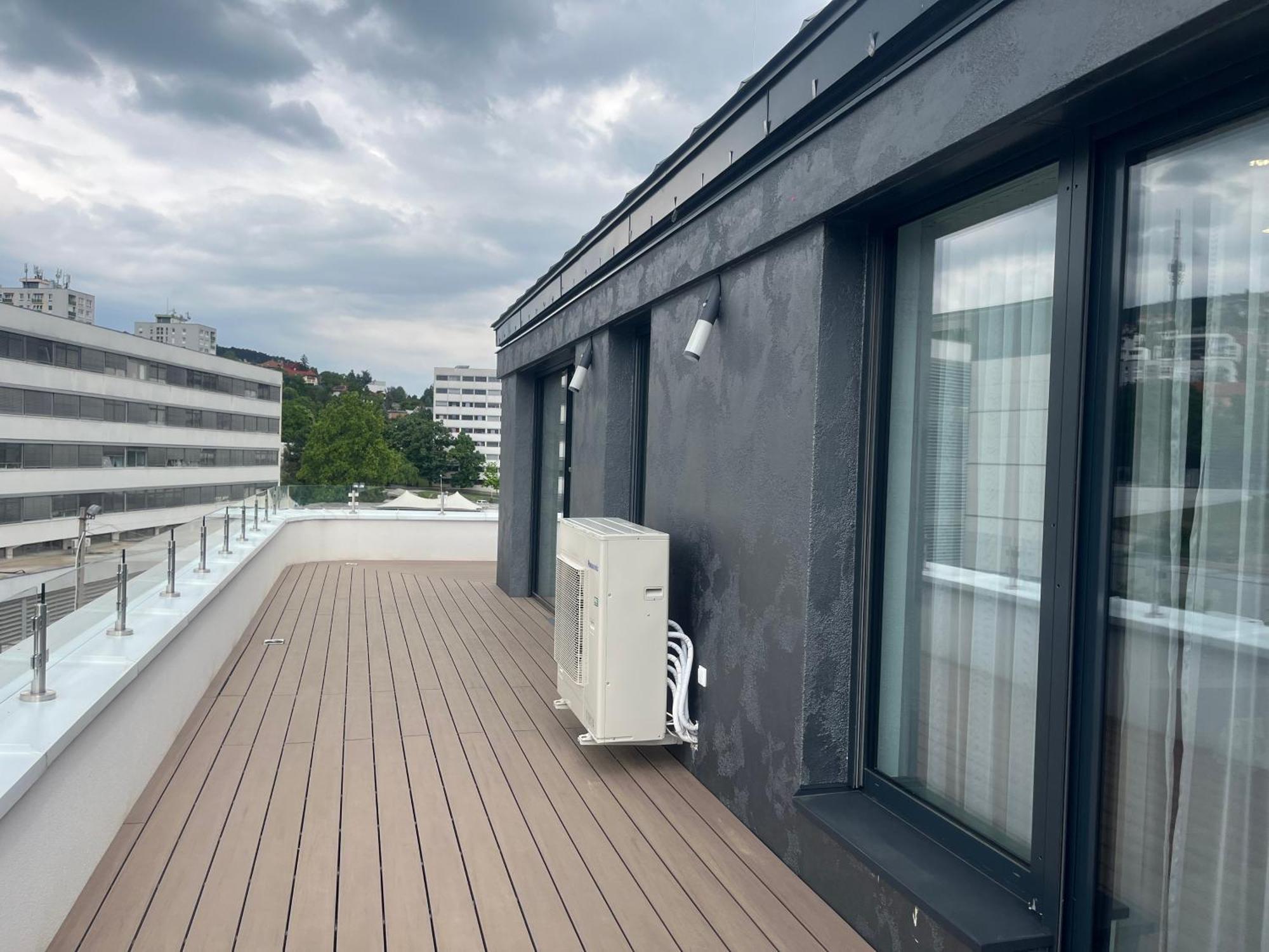 Exkluziv Panoramas Lakas Pecs Lägenhet Exteriör bild