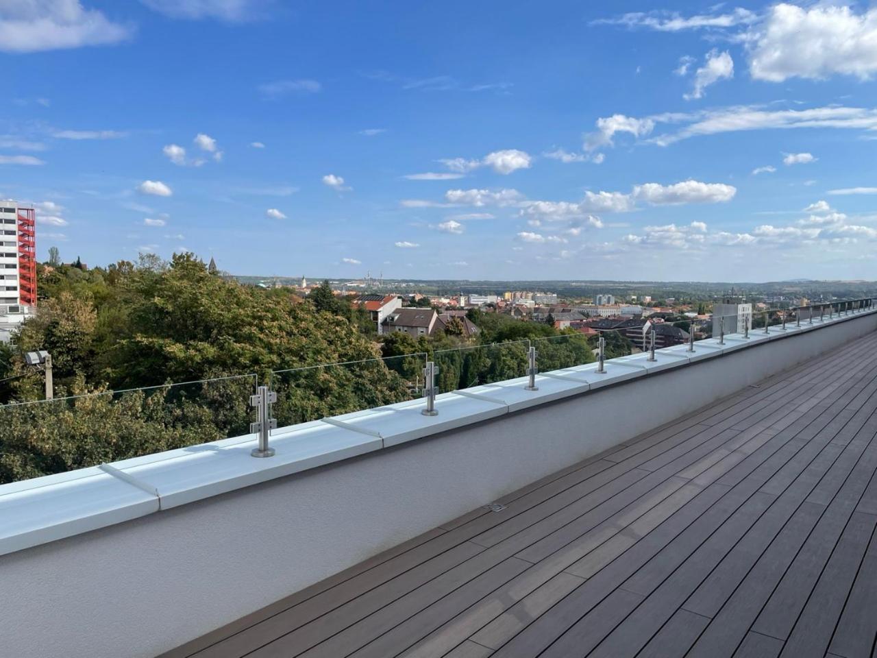 Exkluziv Panoramas Lakas Pecs Lägenhet Exteriör bild